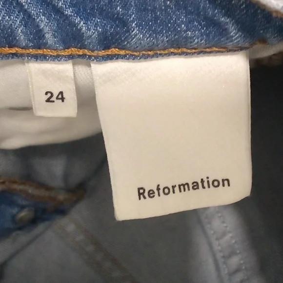 Reformation Lola Denim Jean Short - Picture 9 of 9